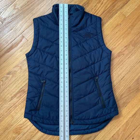 The North Face women’s puffer vest small - Picture 4 of 5